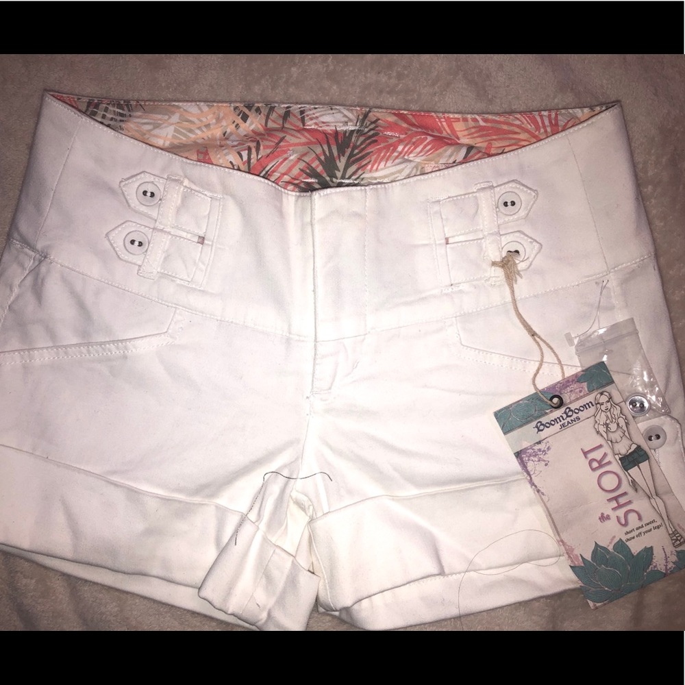 Cute white shorts